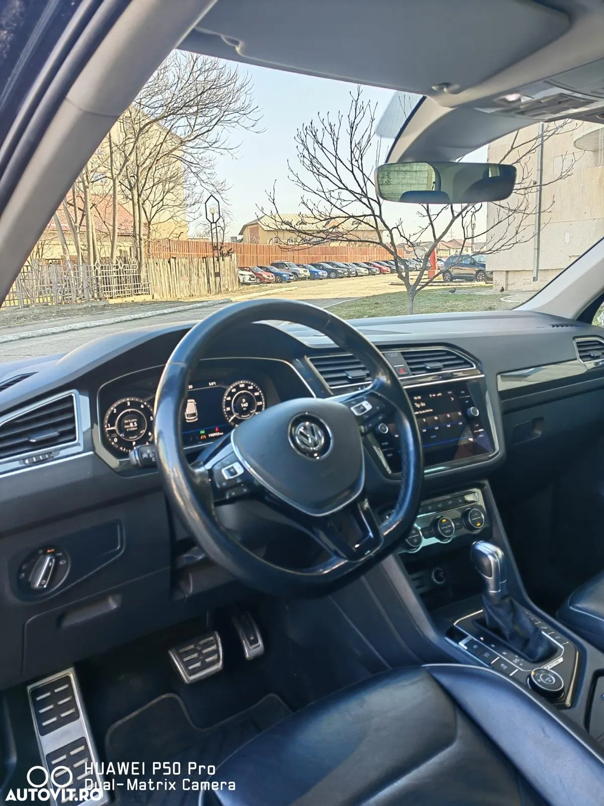 Volkswagen Tiguan - 10