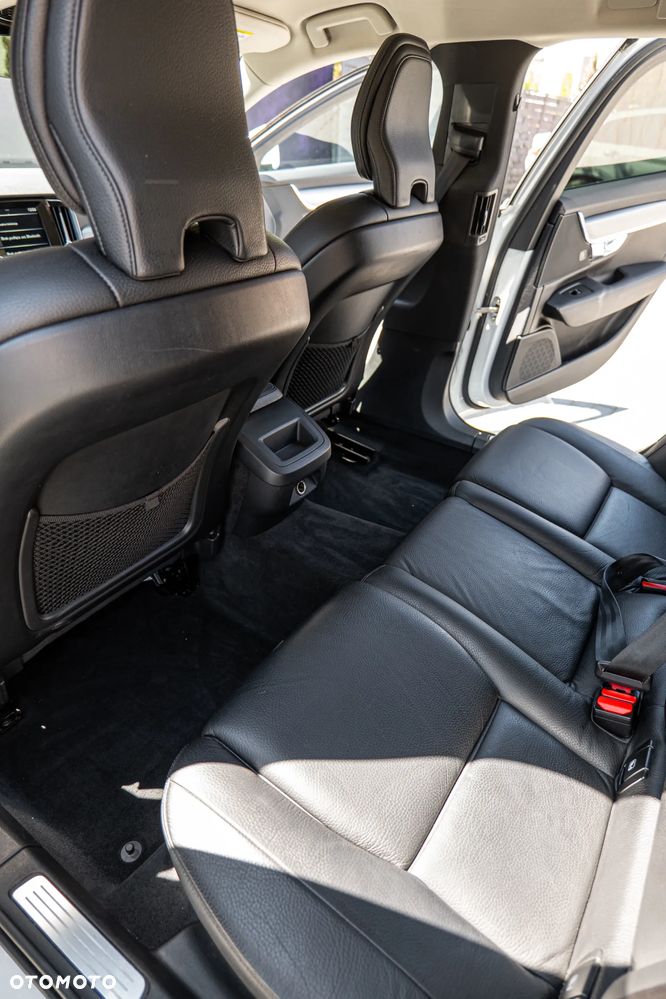 Volvo V90 D4 Momentum - 14