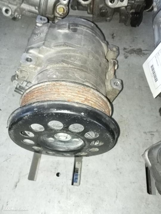 Compressor ar condicionado Toyota Hiace 06 - 1