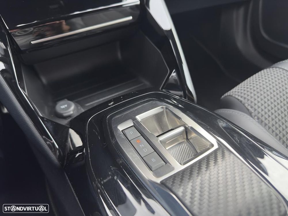 Peugeot e-2008 50 kWh GT Line - 31