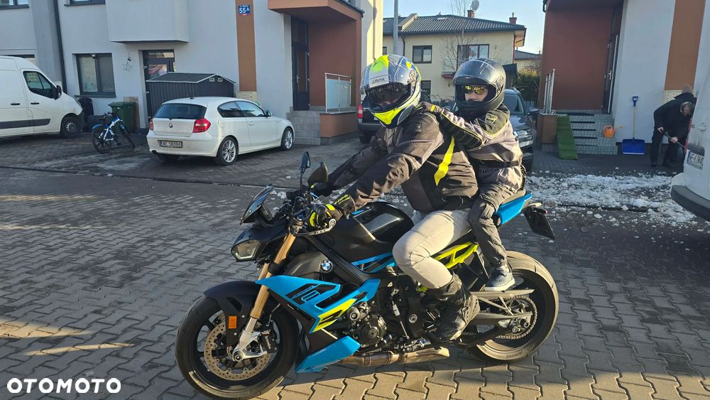 BMW S - 3