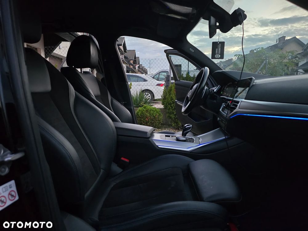 BMW Seria 3 318i M Sport - 13