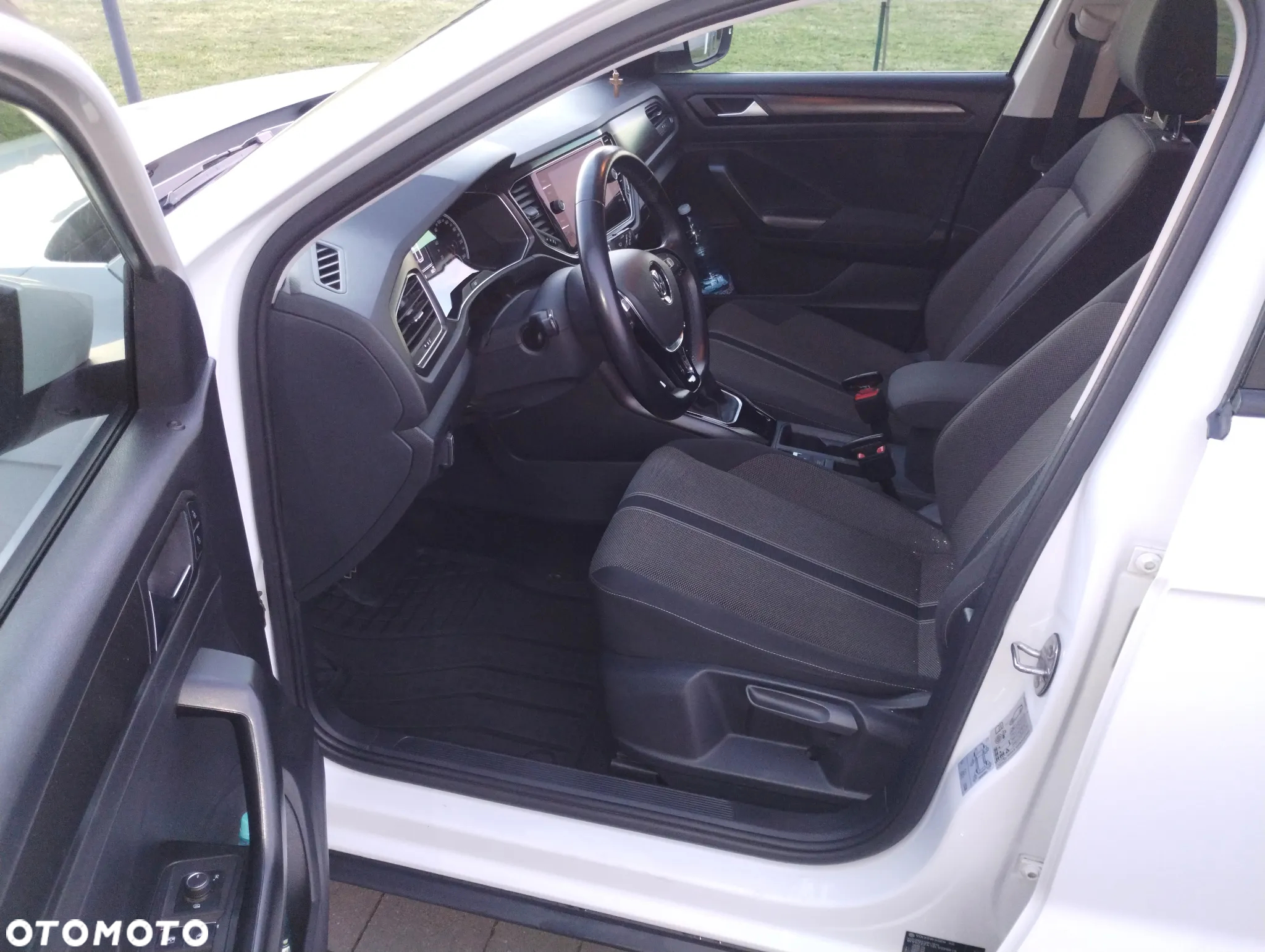Volkswagen T-Roc - 9