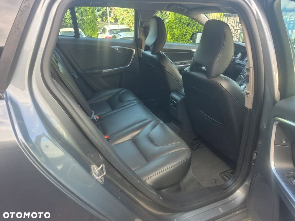 Volvo V60 Cross Country D3 Momentum - 31
