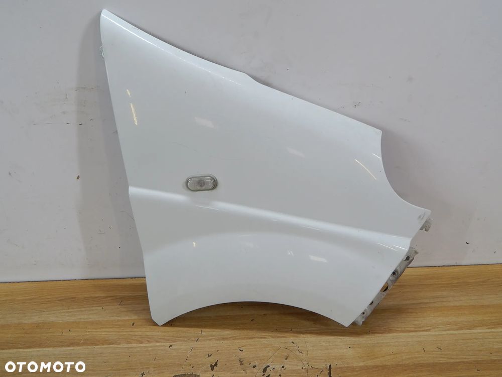 Błotnik lewy przód Renault Trafic II Opel vivaro primastar 01-14 biały Łuków części - 3