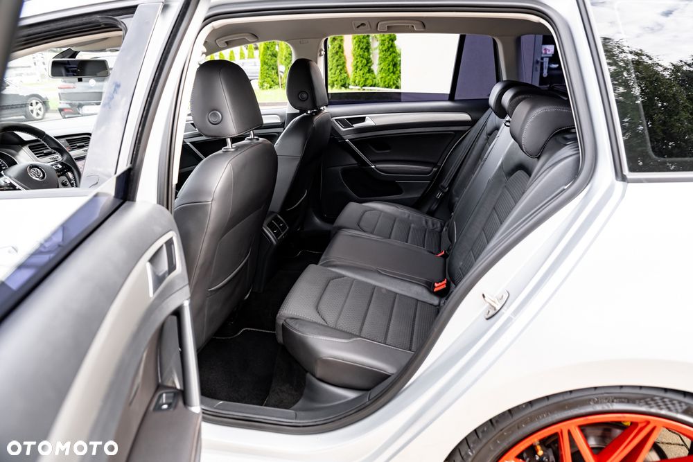Volkswagen Golf 2.0 TDI BlueMotion Technology DSG Highline - 10