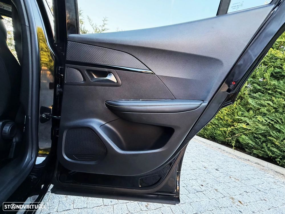 Peugeot e-2008 GT Pack - 27
