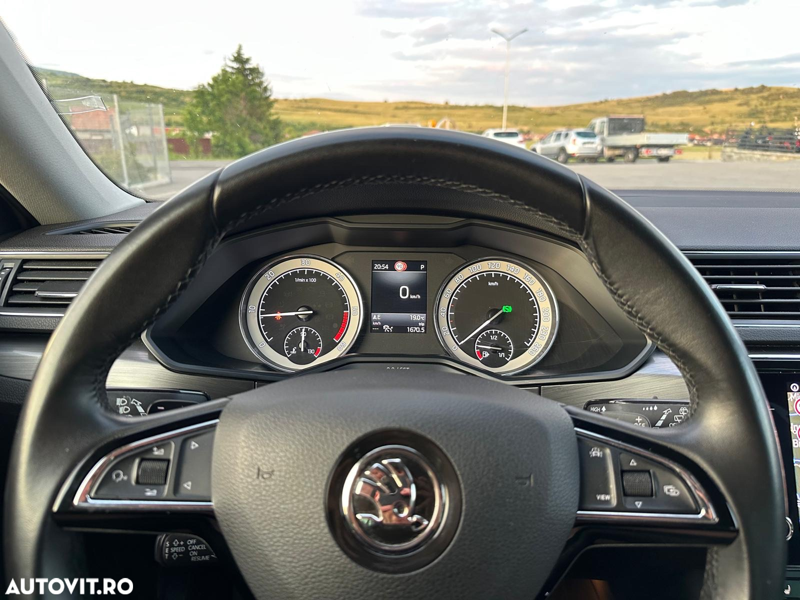 Skoda Superb 2.0 TDI DSG Ambition - 29