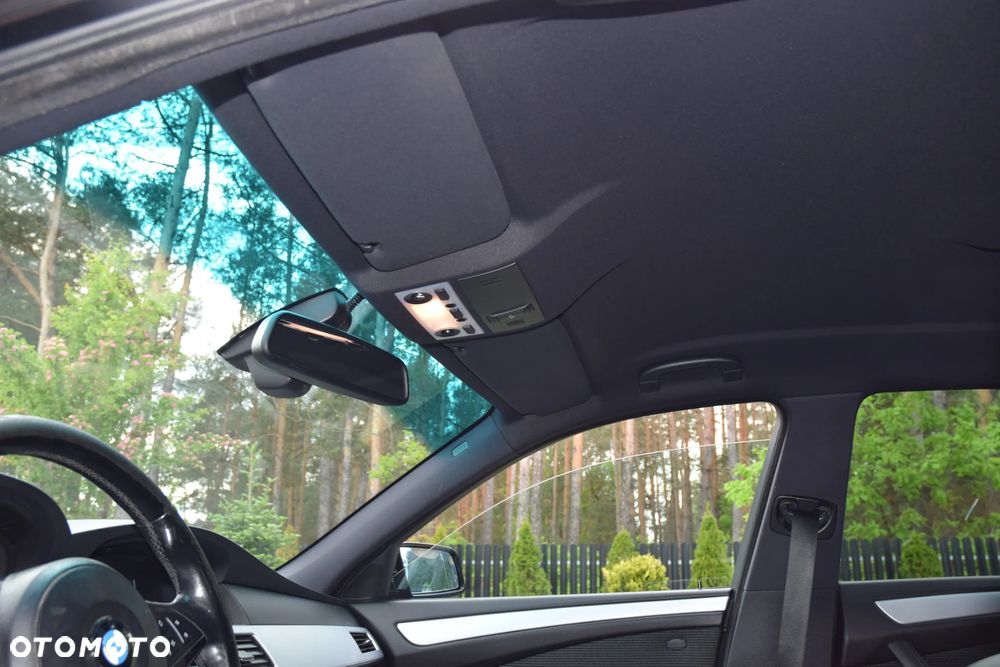 BMW Seria 5 520d - 32