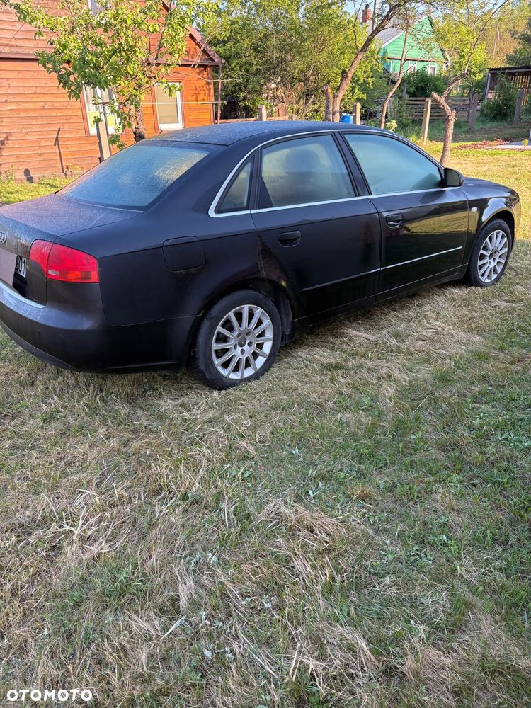 Audi A4 Limousine - 4