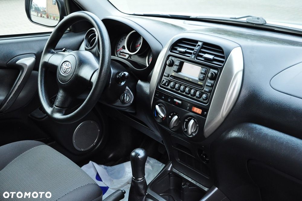 Toyota RAV4 1.8 VVT-i 4x2 - 28