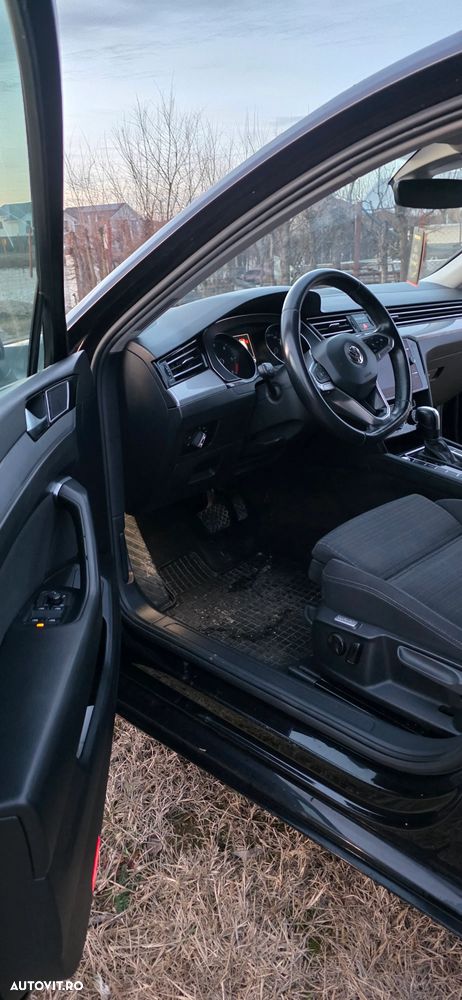 Volkswagen Passat 2.0 TDI DSG Comfortline - 10