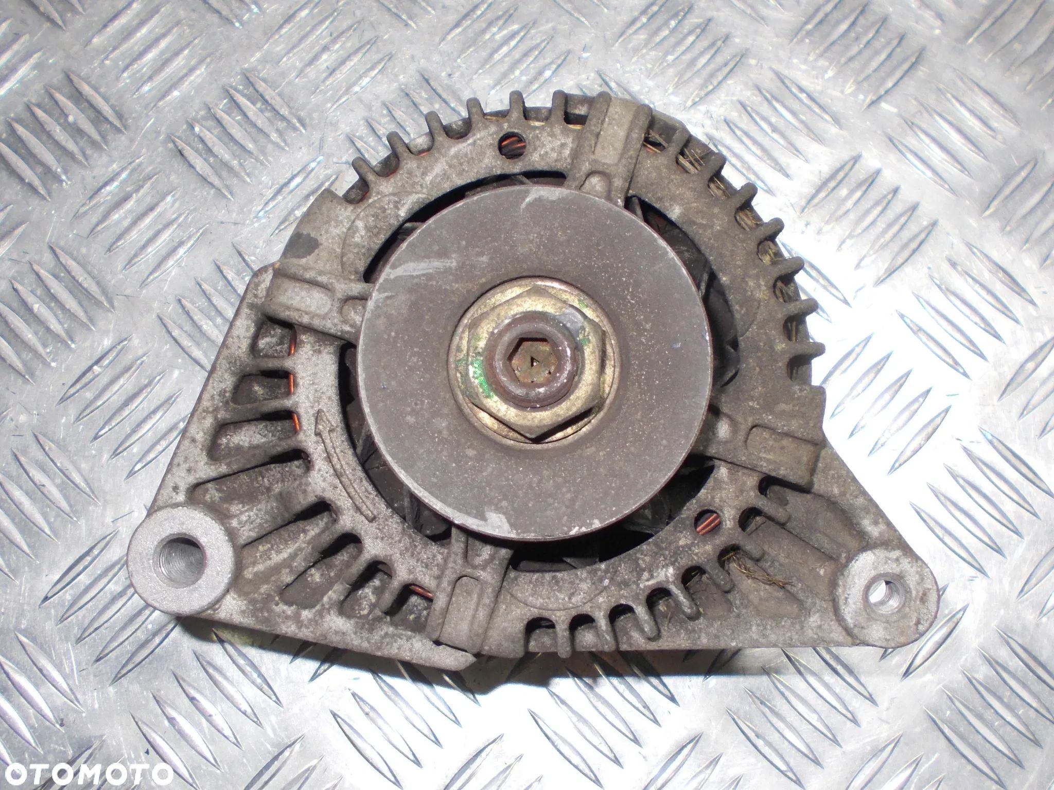 Peugeot 206 Partner Citroen Berlingo C3 I C4 C5 II alternator 1.1 1.4 1.6 2.0 16V / 1.4 1.6 2.2 HDI - 1