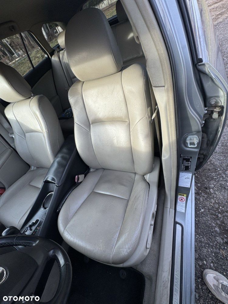 Toyota Avensis 2.0 Sol plus EU5 MS - 24