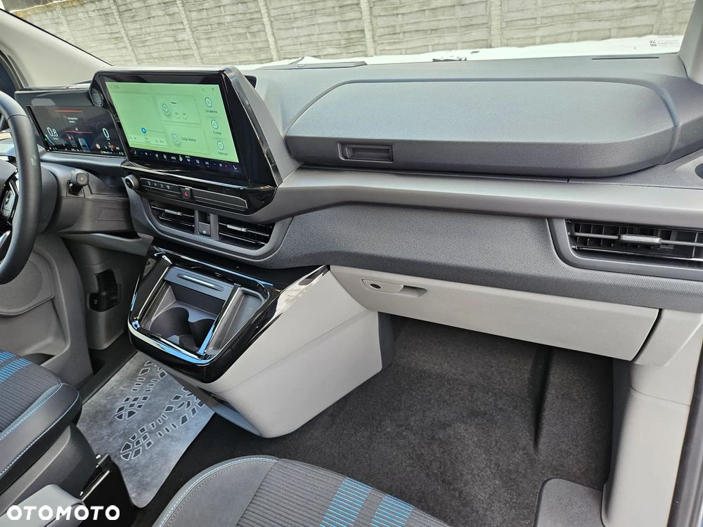 Ford Tourneo Custom - 25