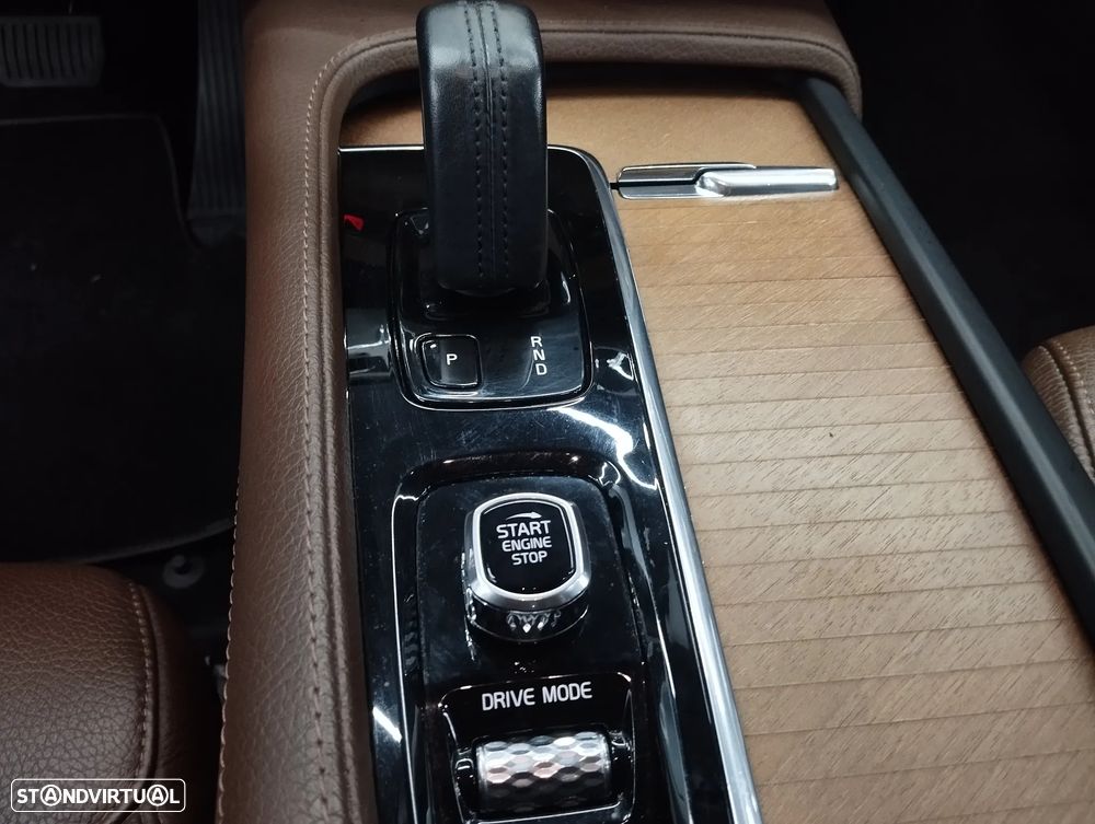 Volvo XC 90 2.0 B5 Momentum Plus AWD - 33