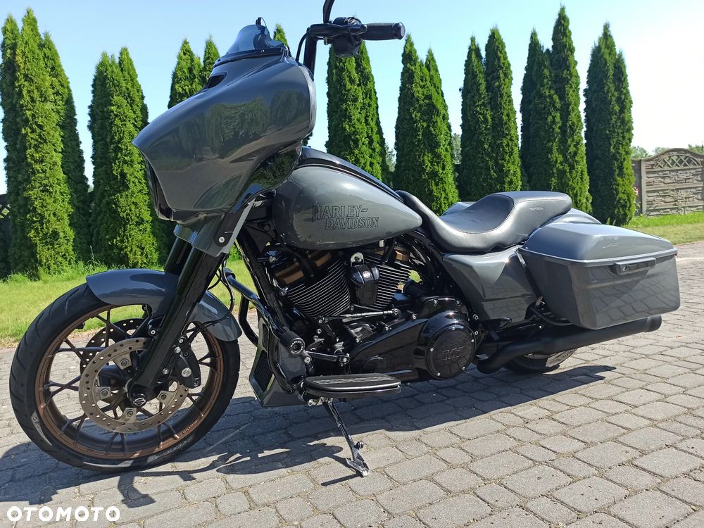 Harley-Davidson Touring Street Glide - 18