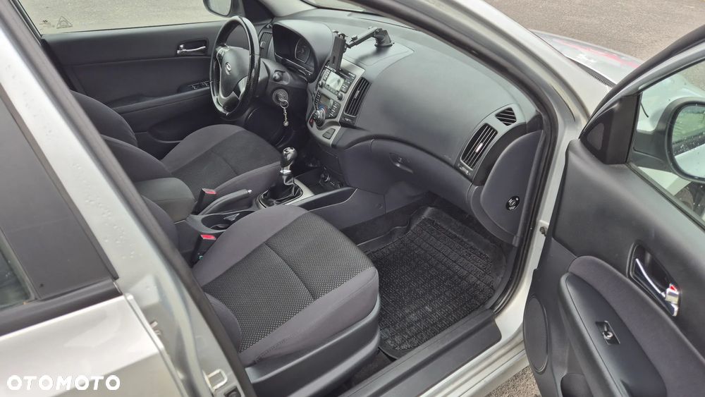 Hyundai i30 1.6 Comfort EU5 - 7