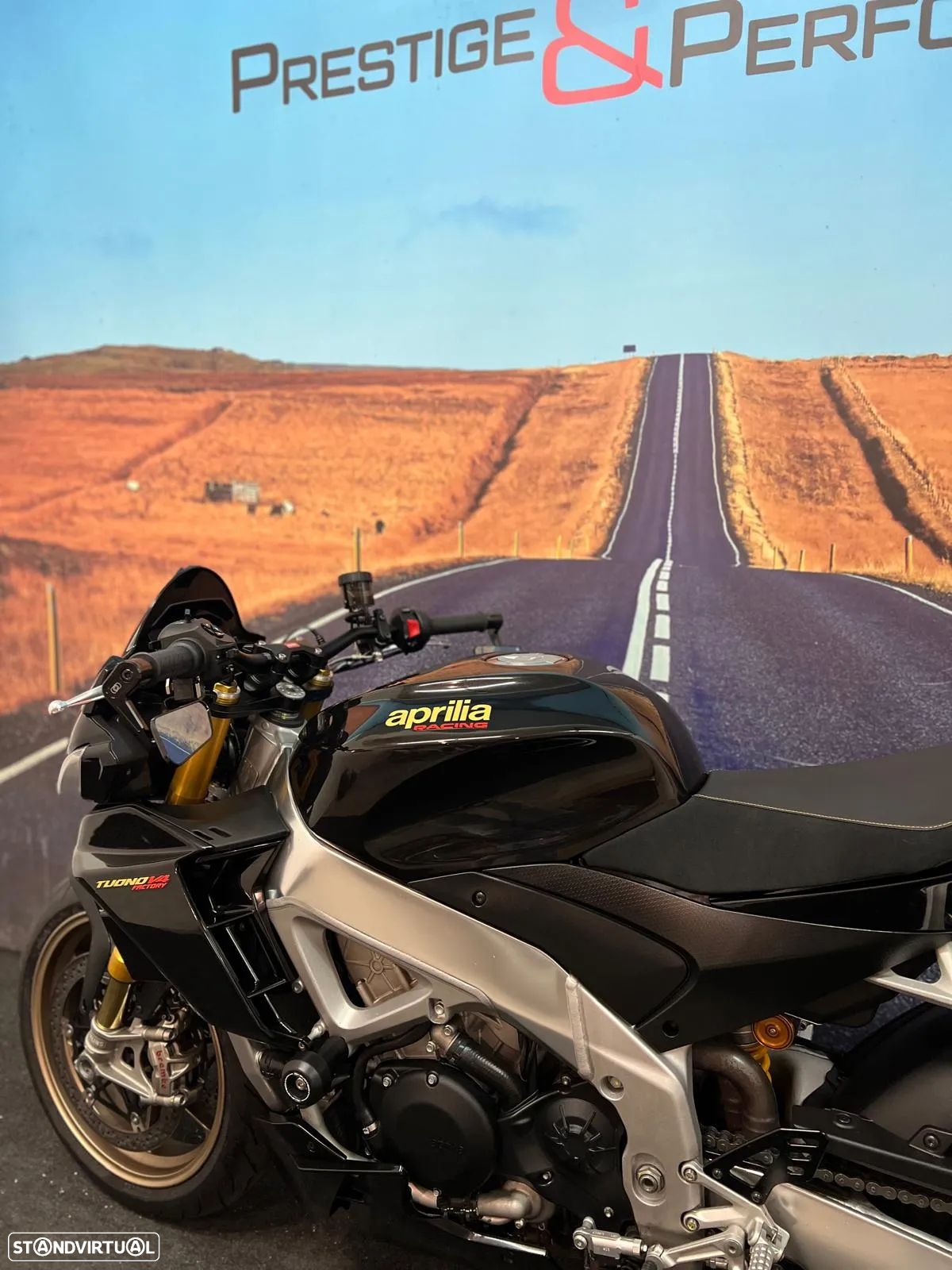 Aprilia Tuono V4 FACTORY - 19