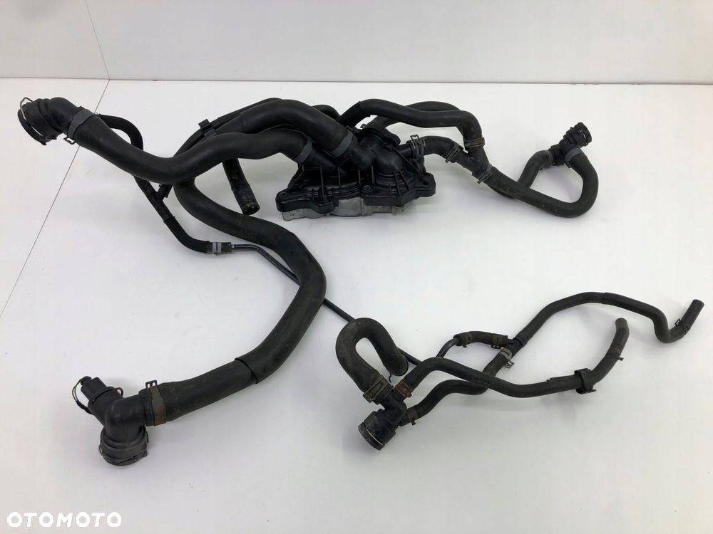 VW AUDI SKODA POMPA WODY PRZEWODY WODY 04E121042 5Q0122073 - 1