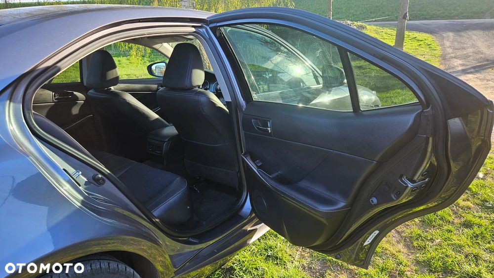 Lexus IS 300h Elegance - 17