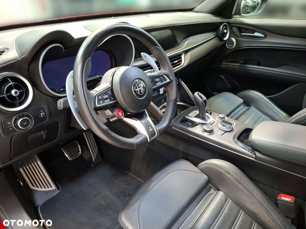 Alfa Romeo Stelvio - 11