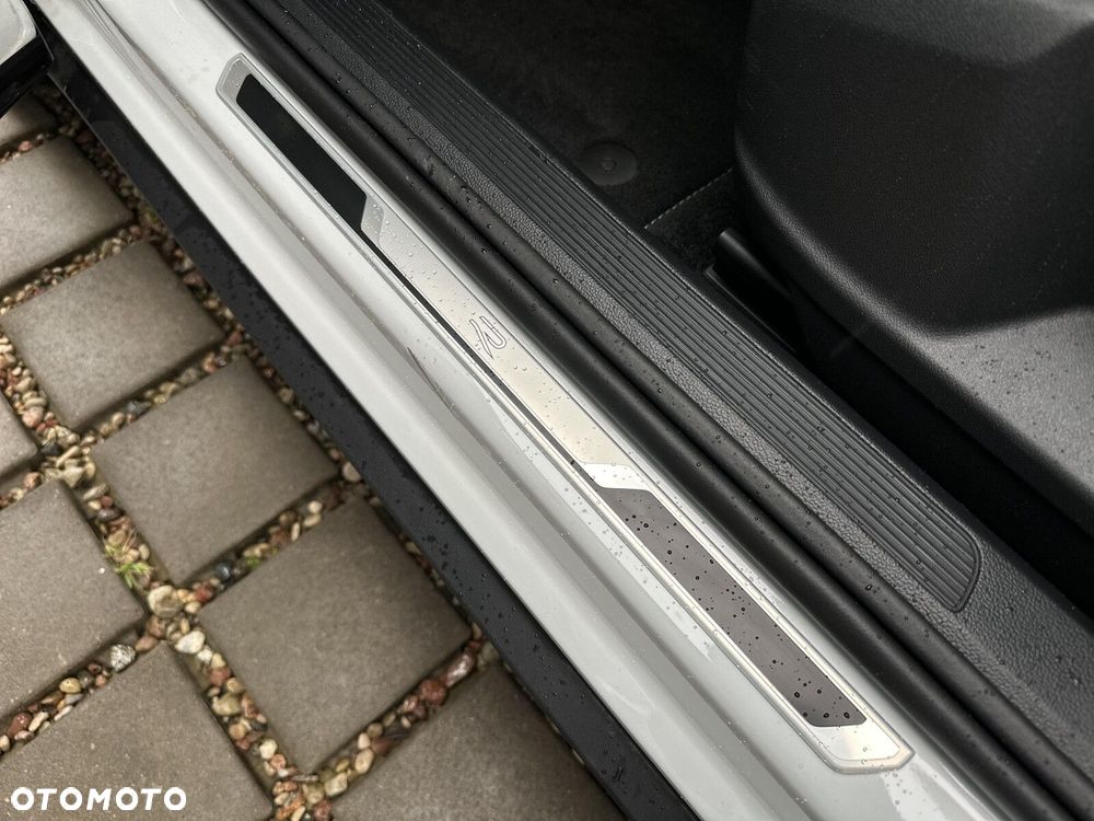 Volkswagen T-Roc 1.5 TSI R-Line Plus DSG - 34