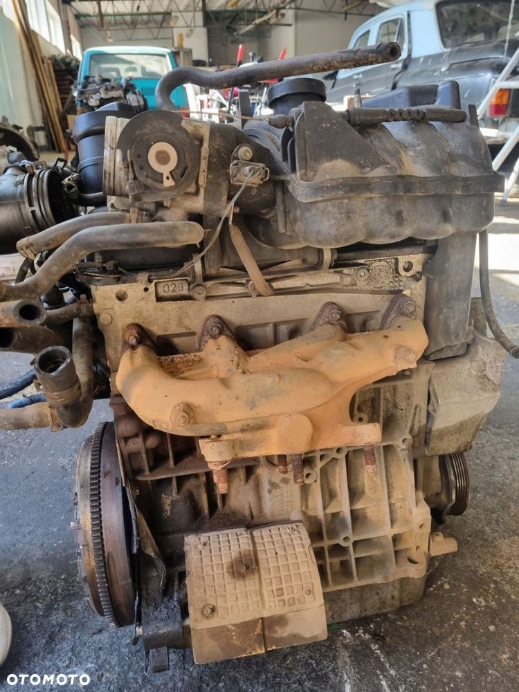 AUDI A3 8L 96-03 r. SILNIK 1,6 BENZYNA OZNACZENIE SILNIKA AEH + - 4