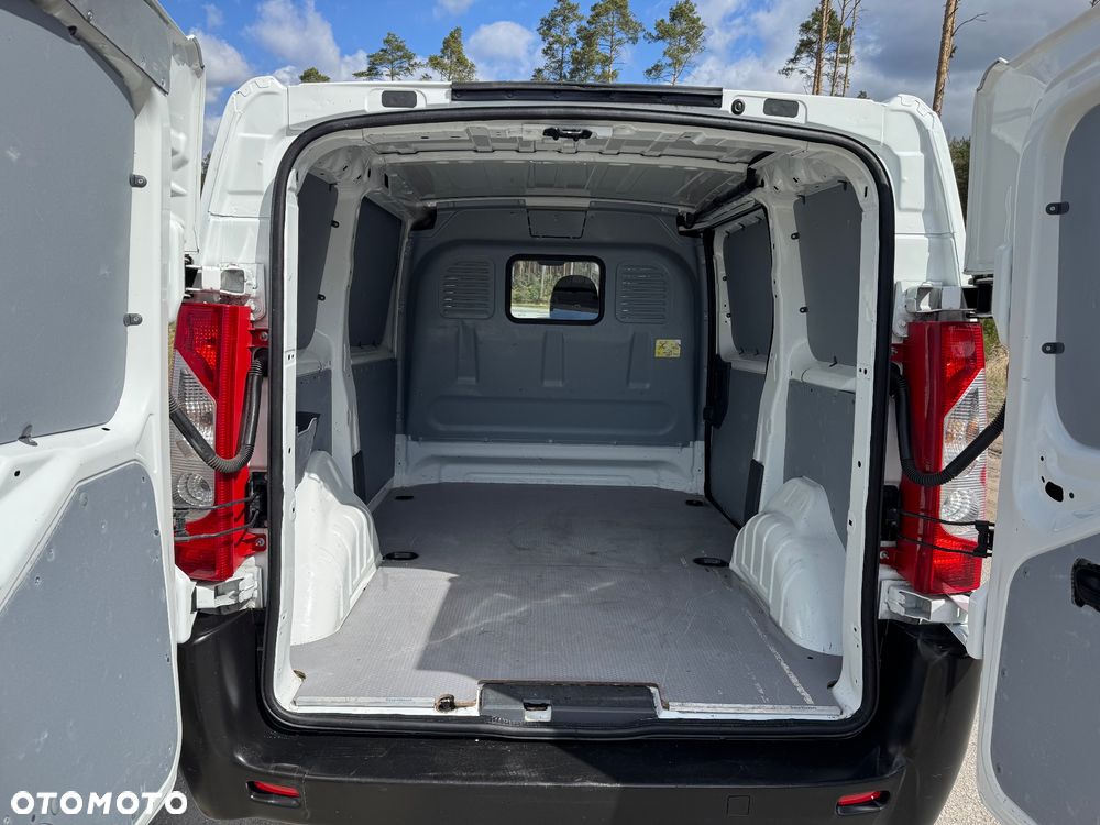 Peugeot EXPERT - 8