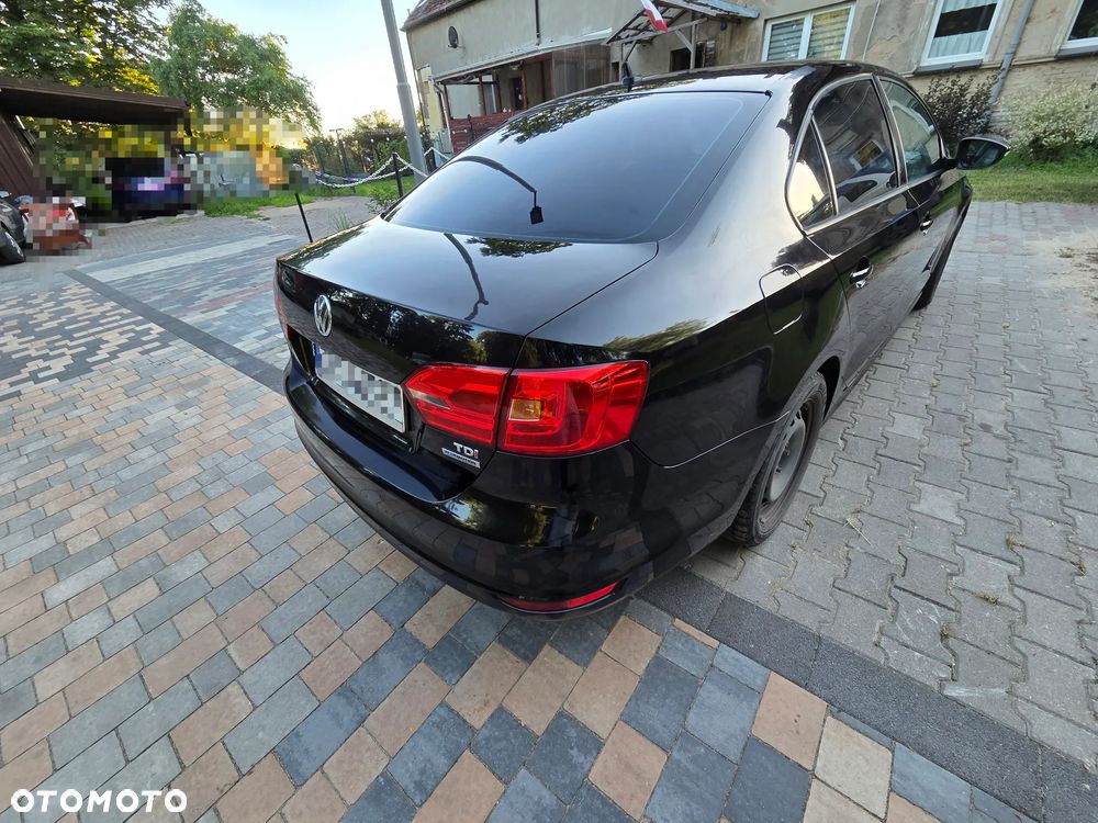 Volkswagen Jetta - 6