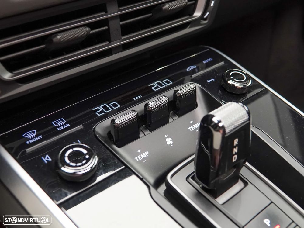 Porsche 911 (992) Turbo PDK - 32