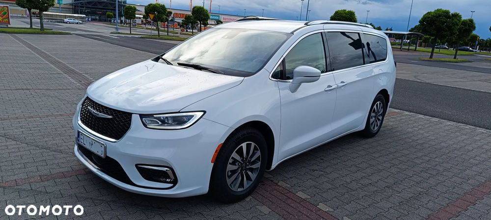 Chrysler Pacifica - 2