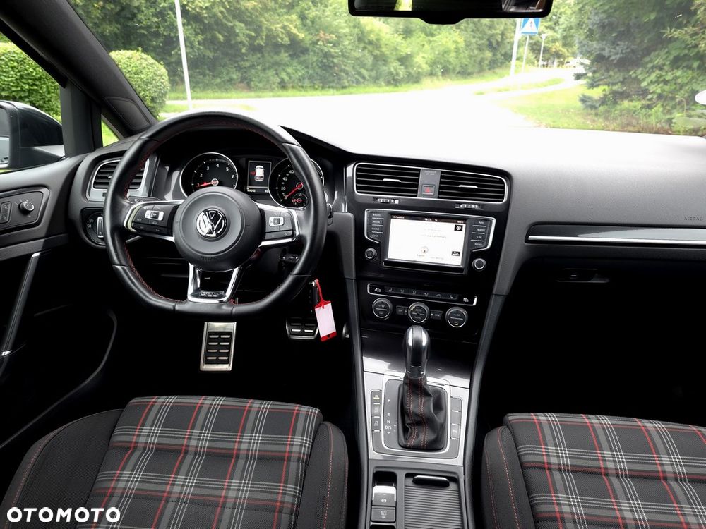 Volkswagen Golf - 7