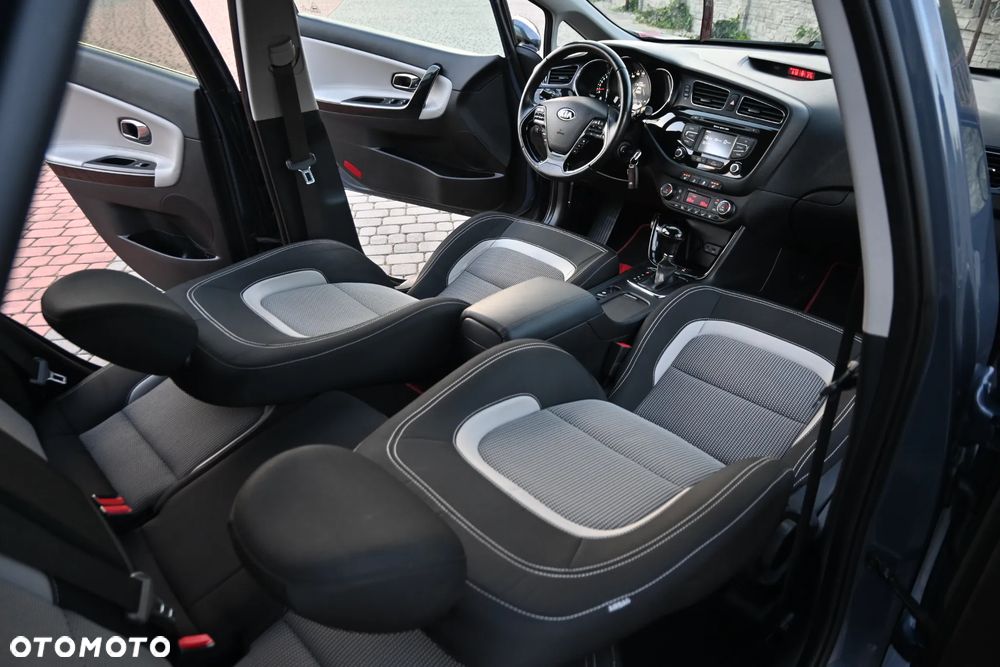 Kia Ceed 1.6 GDI DCT Platinum Edition - 24