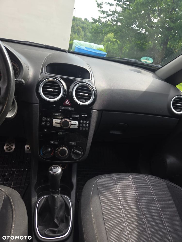 Opel Corsa 1.2 16V Cosmo - 5