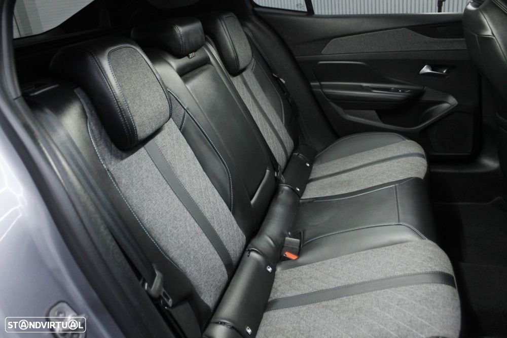 Peugeot 408 1.2 PureTech Allure EAT8 - 16