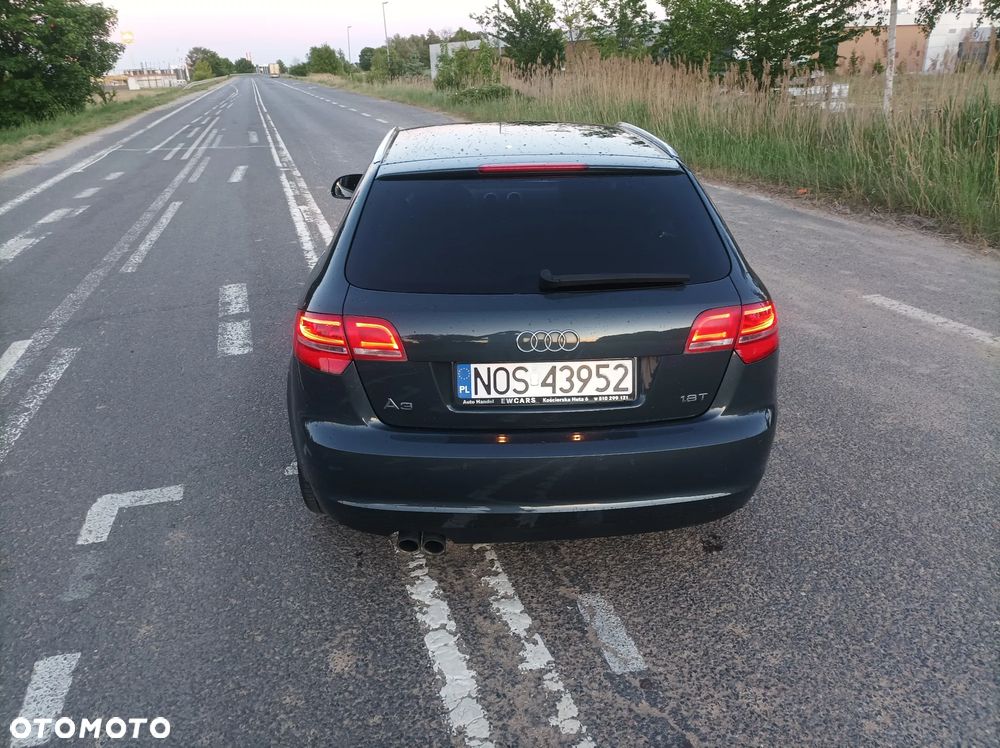 Audi A3 Sportback 1.8 TFSI Attraction - 3