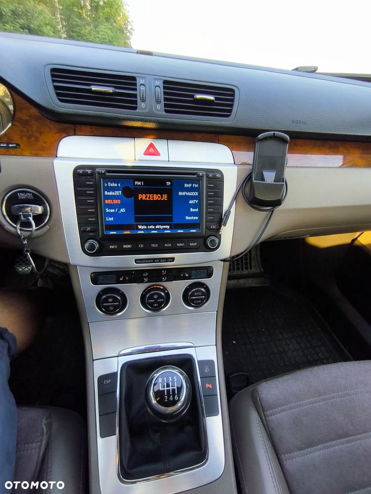 Volkswagen Passat 2.0 FSI Highline - 3
