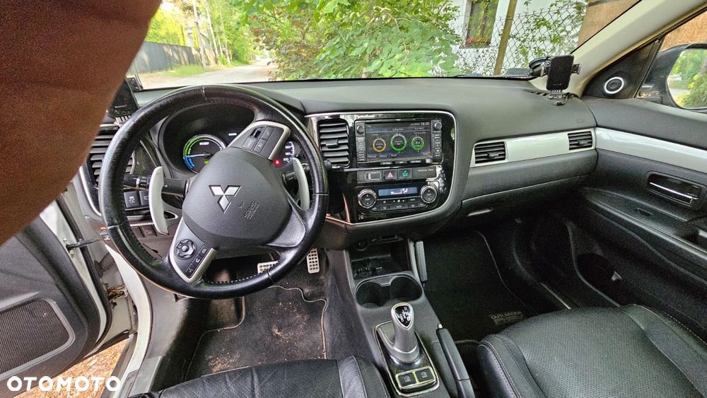 Mitsubishi Outlander Instyle NAVI - 13