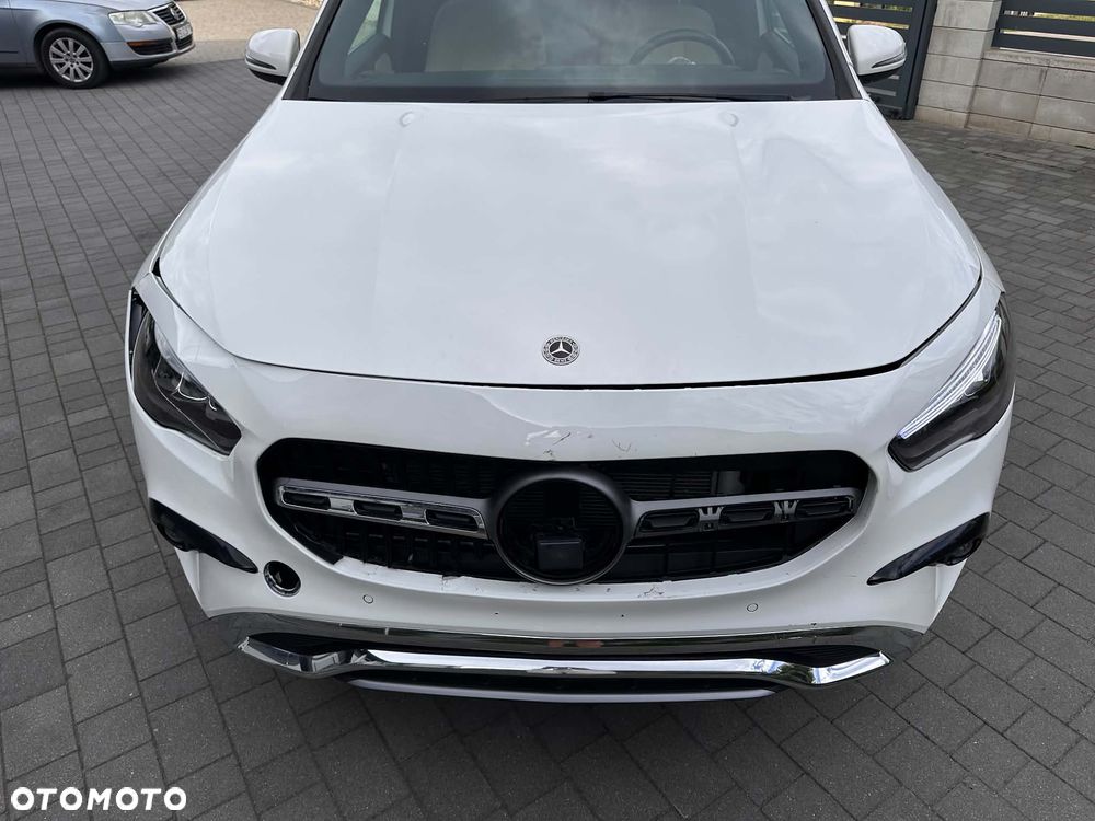 Mercedes-Benz GLA 250 4Matic 8G-DCT EDITION 2022 - 16