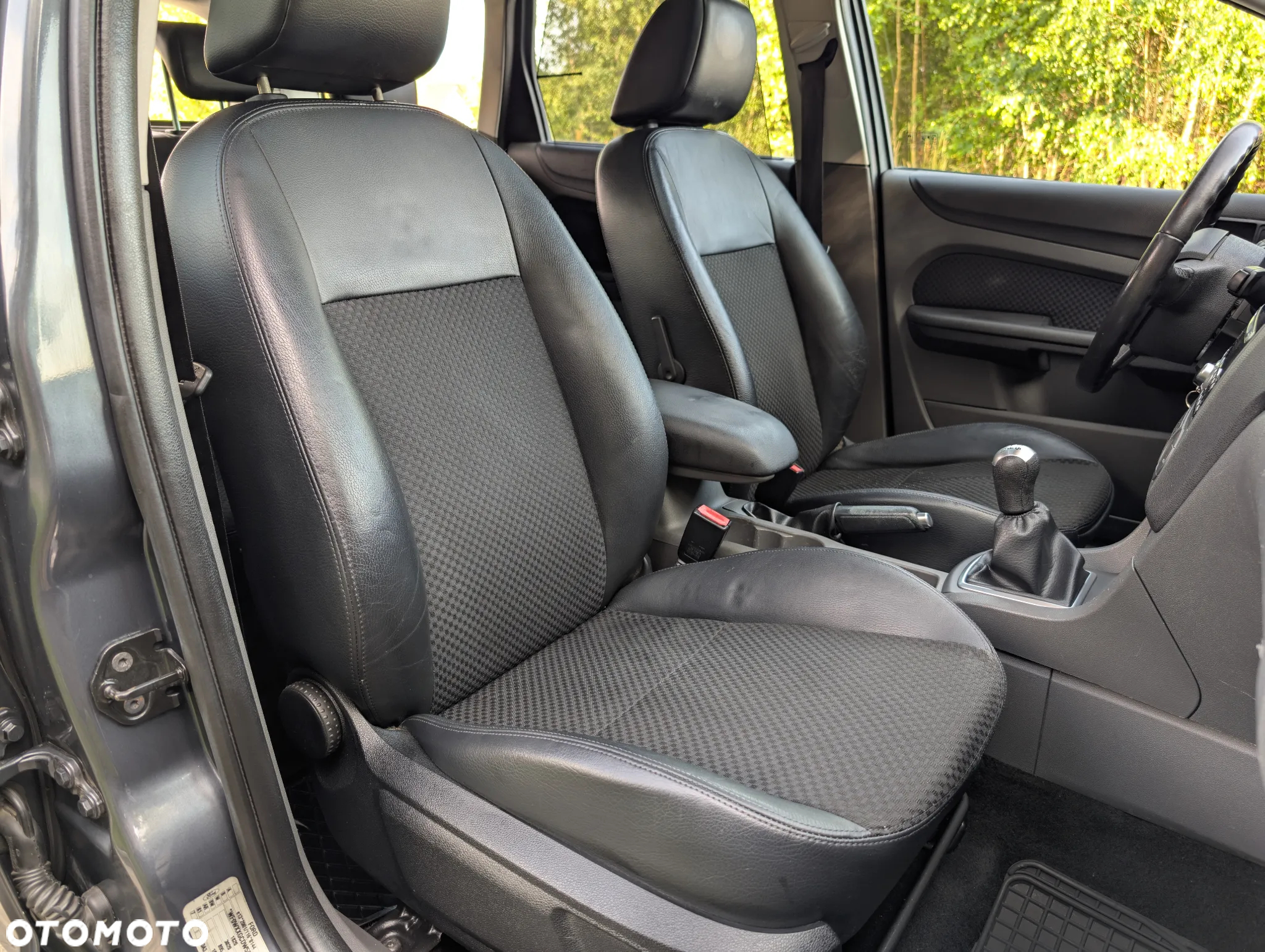 Ford Focus 1.6 16V Ghia - 19