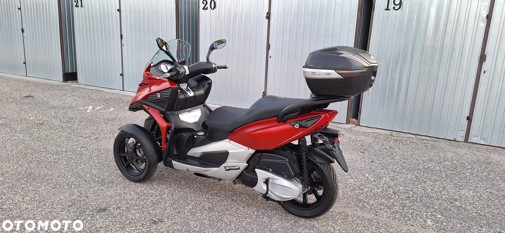 Piaggio MP-3 - 4