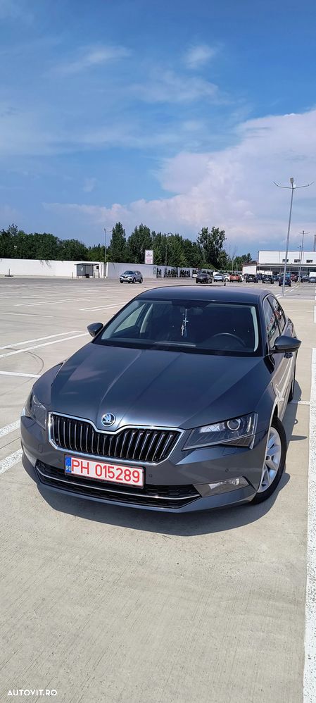 Skoda Superb 2.0 TDI DSG Style - 6