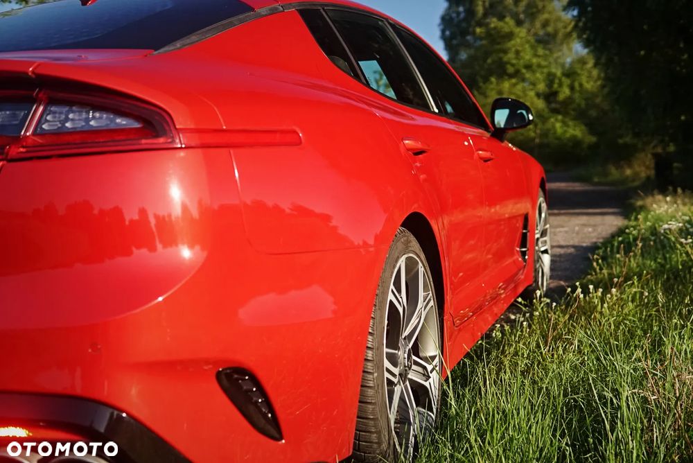 Kia Stinger - 10