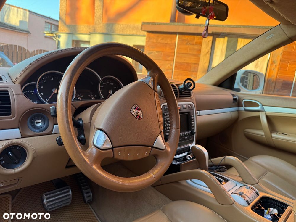 Porsche Cayenne - 10