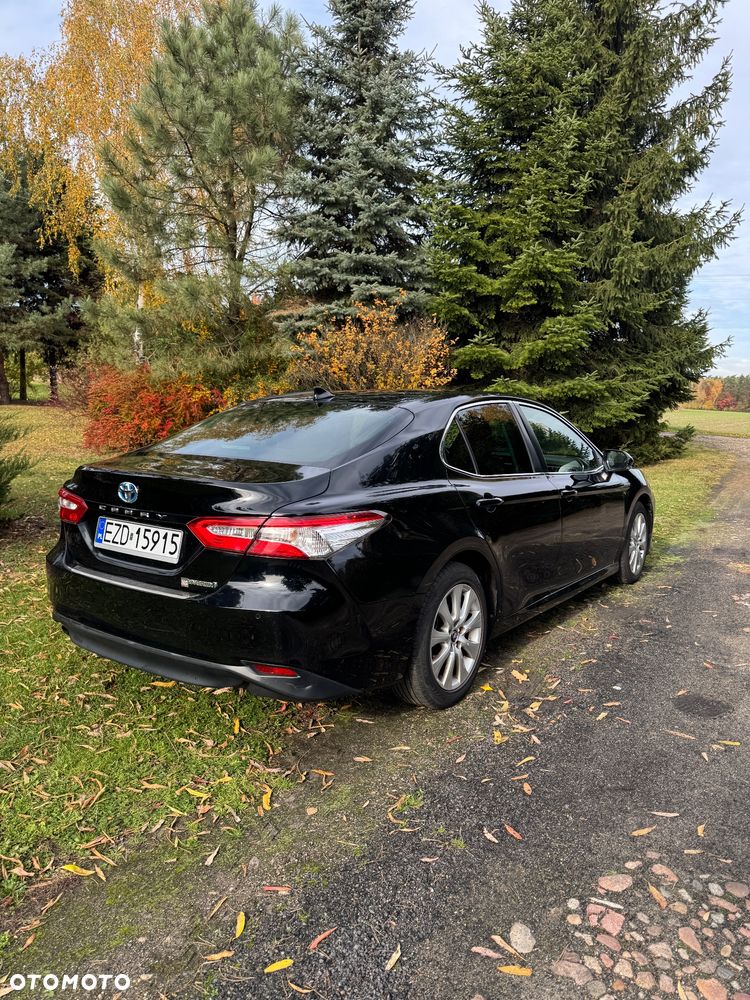 Toyota Camry - 6