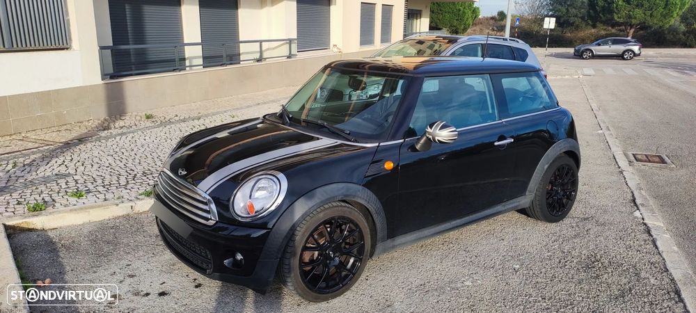 MINI 3 Portas Cooper D - 1