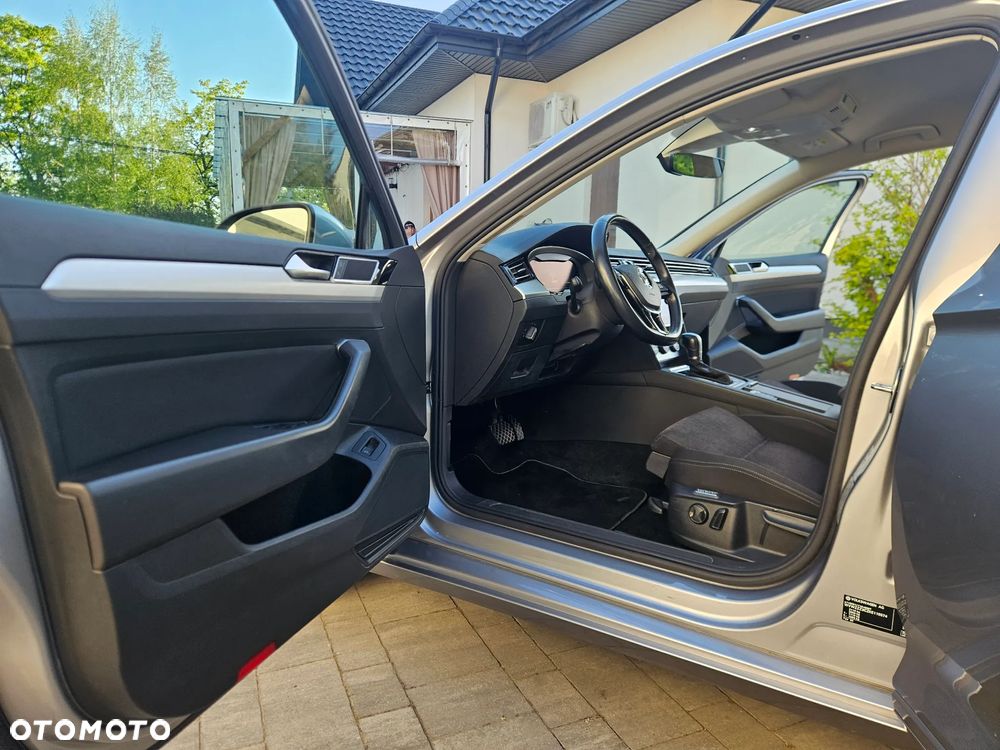 Volkswagen Passat 2.0 TDI SCR Comfortline DSG - 15