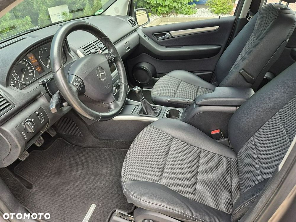 Mercedes-Benz Klasa A 180 BlueEFFICIENCY Avantgarde - 6