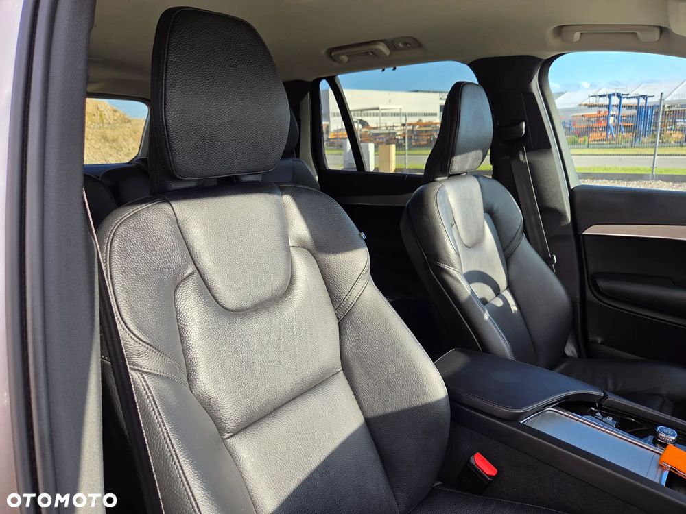 Volvo XC 90 B5 D AWD Plus Bright - 33